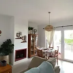 Apartman Con Encanto En Residencial Con Piscina