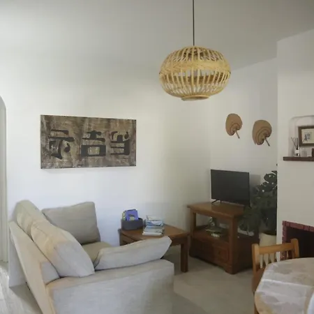 Apartment Con Encanto En Residencial Con Piscina