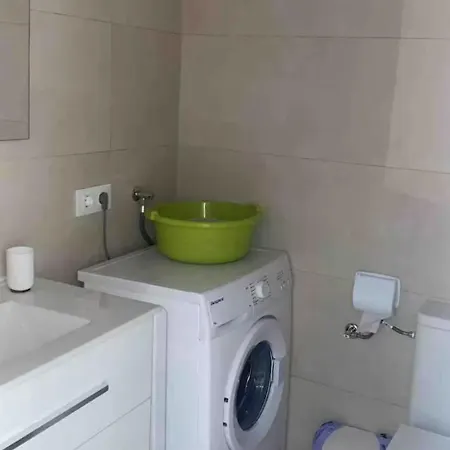 Con Encanto En Residencial Con Piscina