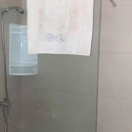 Con Encanto En Residencial Con Piscina Apartman