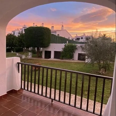Con Encanto En Residencial Con Piscina