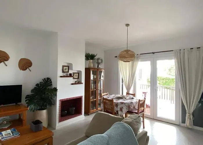 Apartment Con Encanto En Residencial Con Piscina