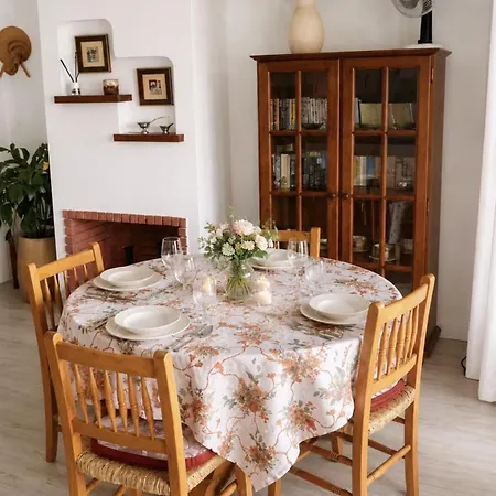 Con Encanto En Residencial Con Piscina Appartamento